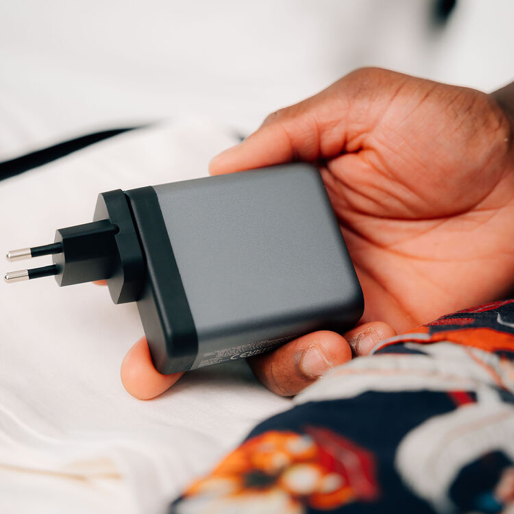 USB Charger 140W 4-Port GaN Fast Charging Travel Wall USB Charger